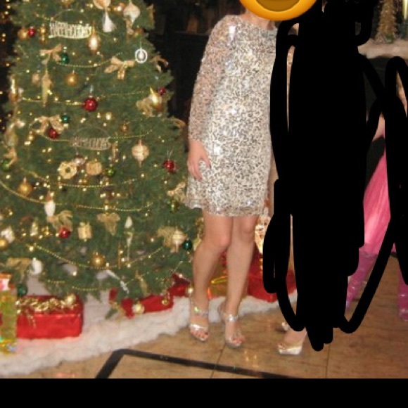 Dress - Picture 2 of 4